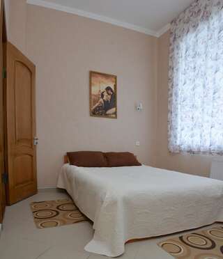 Отель Karavella Николаев Двухместный номер с 1 кроватью и собственной ванной комнатой-1